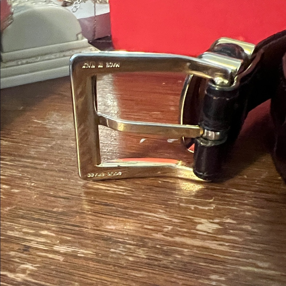 Vintage Bachrach  Dark Brown Croc-Embossed Leather Belt with Gold Buckle - Picture 2 of 9